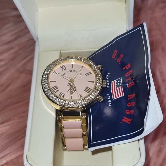 Watch ⌚ - Picture 2 of 6